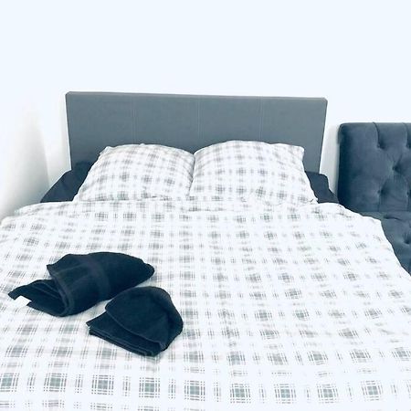 Gemuetliche Wohnung Wien Stadthalle Esterno foto