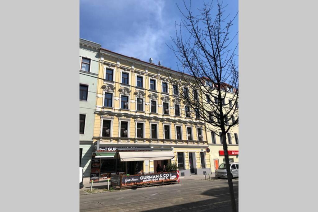 Gemuetliche Wohnung Wien Stadthalle Esterno foto